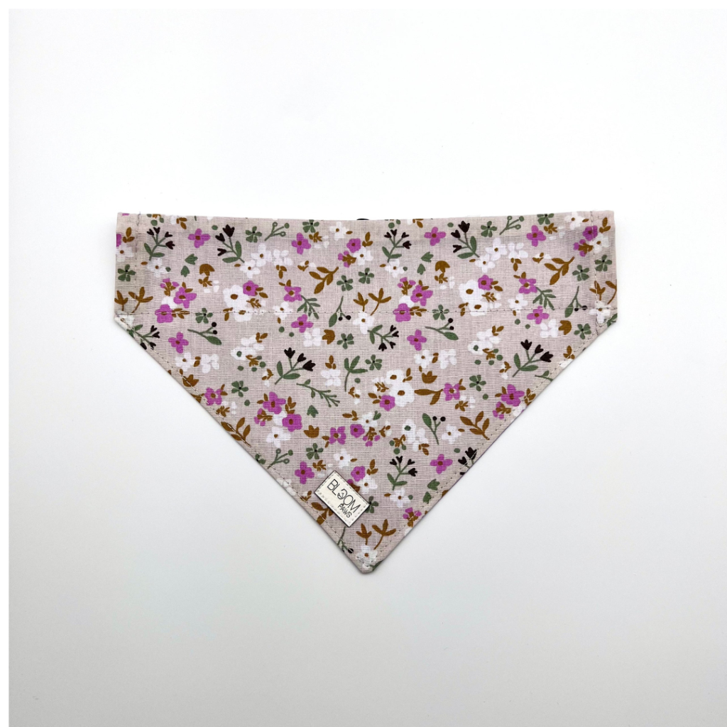 Hundbandana - Rosa små blommor